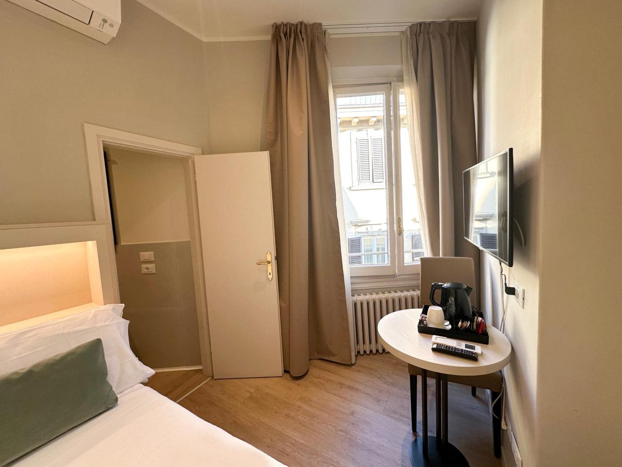 Hotel Giappone Florence Kamer foto
